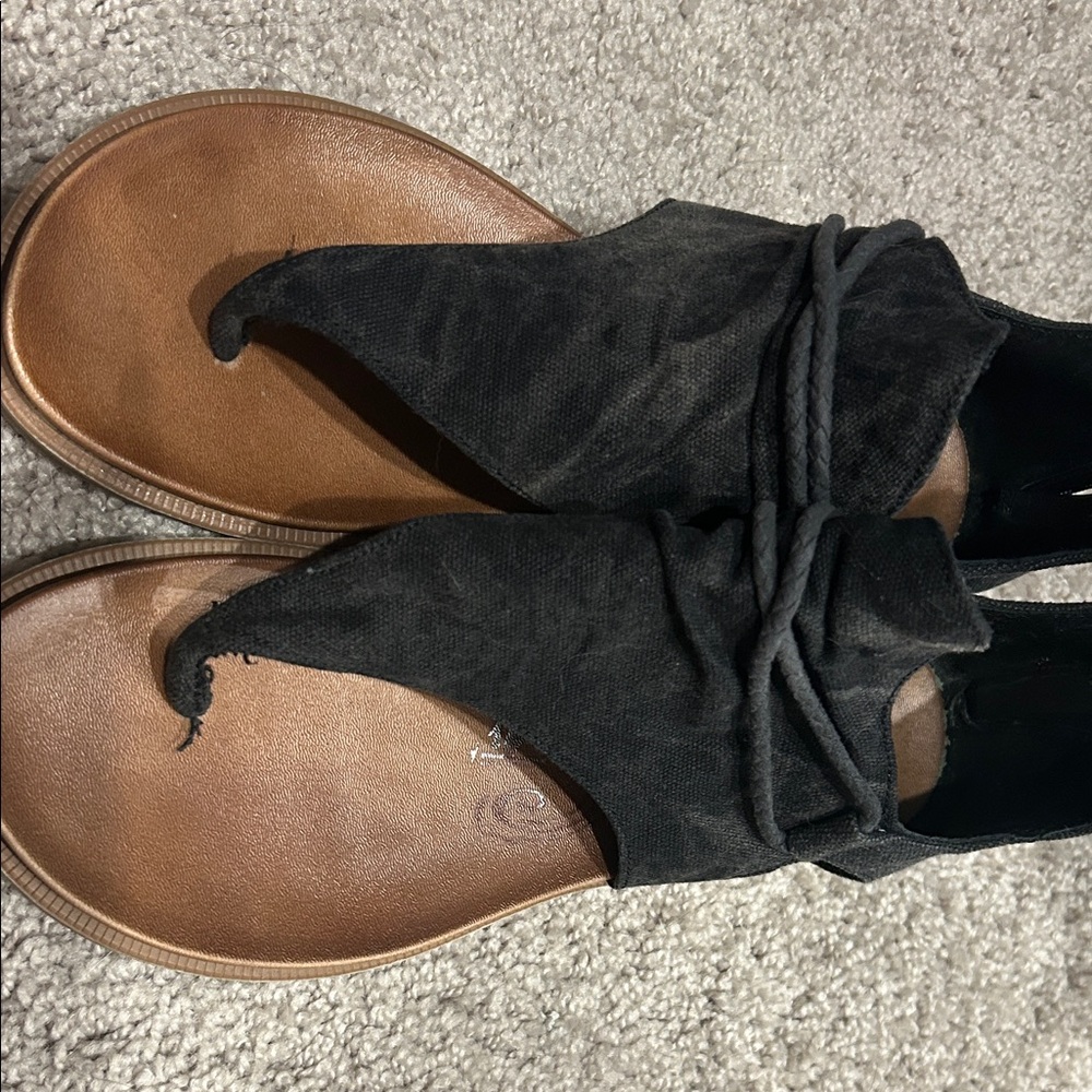 Black Women's Sandals